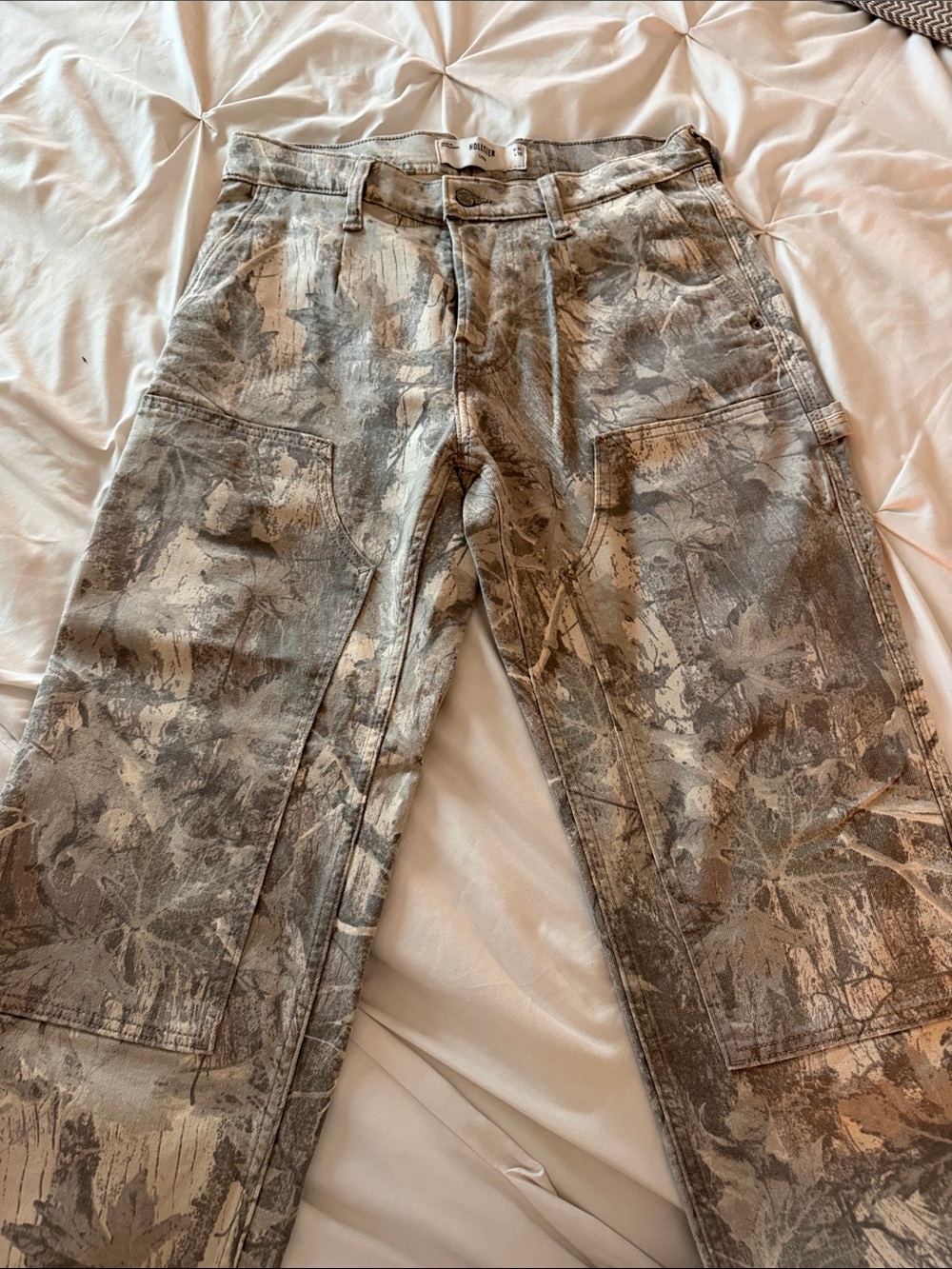 Hollister Men's Camouflage-Print Cargo Pants - Beige & Gray